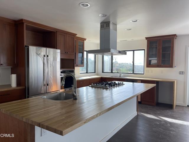 2170 Aliso Park Road, Cuyama CA: https://media.crmls.org/mediaz/fa6f7d21-ff36-45d8-baa6-b5fd82c92af7.jpg