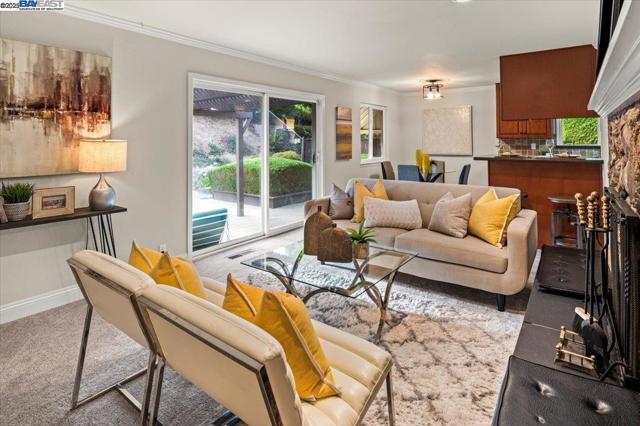 25631 Paul Ct, Hayward CA: https://media.crmls.org/mediaz/fa70b18e-ea52-4a40-b54b-54378e8b5221.jpg