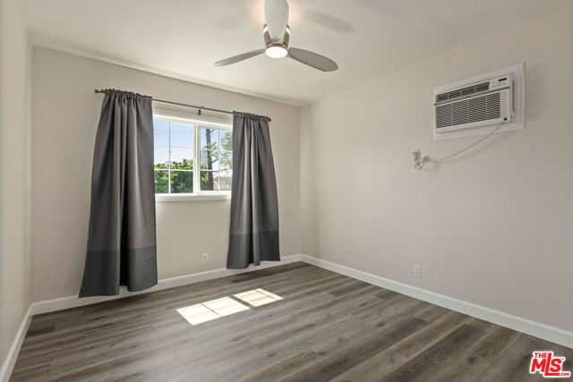 1330 S Barrington Avenue, Los Angeles CA: https://media.crmls.org/mediaz/fa714242-84e1-4171-8bf2-b63b51d99ea6.jpg