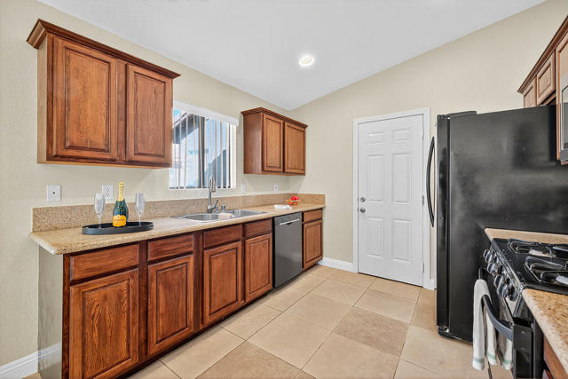 68615 Concepcion Road, Cathedral City CA: https://media.crmls.org/mediaz/fa72b18d-0dfc-44cd-b26c-65fec4ecf2cc.jpg