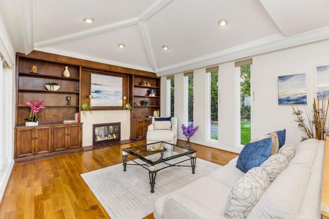 4400 Chaumont Road, Woodland Hills CA: https://media.crmls.org/mediaz/fa731531-3a4c-4663-8c09-812e05282e6f.jpg