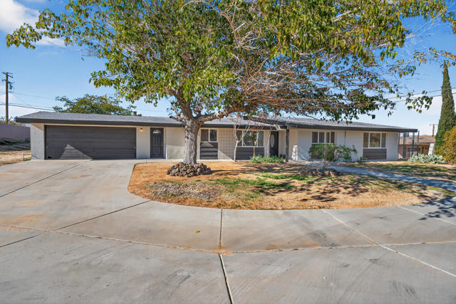 7504 Balsa Avenue, Yucca Valley CA: https://media.crmls.org/mediaz/fa73997d-dc57-4e7e-8400-dfec0fd66c73.jpg