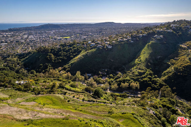 416 Ranchito Vista Road, Santa Barbara CA: https://media.crmls.org/mediaz/fa754a3d-60dc-49ff-b6a7-38bf96009626.jpg