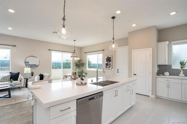 2078 Bluestone Cir, Chula Vista CA: https://media.crmls.org/mediaz/fa75b326-60df-49a7-8204-72ca62872733.jpg