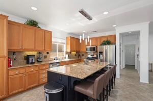 82770 Matthau Drive, Indio CA: https://media.crmls.org/mediaz/fa75beeb-8f8f-47c2-9a5d-52ee429010da.jpg