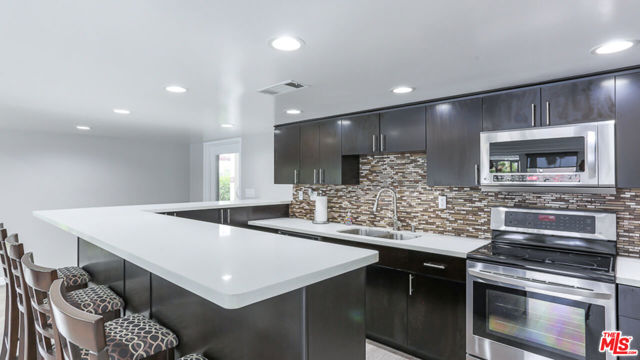 7250 Franklin Avenue, Los Angeles CA: https://media.crmls.org/mediaz/fa772087-c175-4382-aefa-1902986b7fdd.jpg