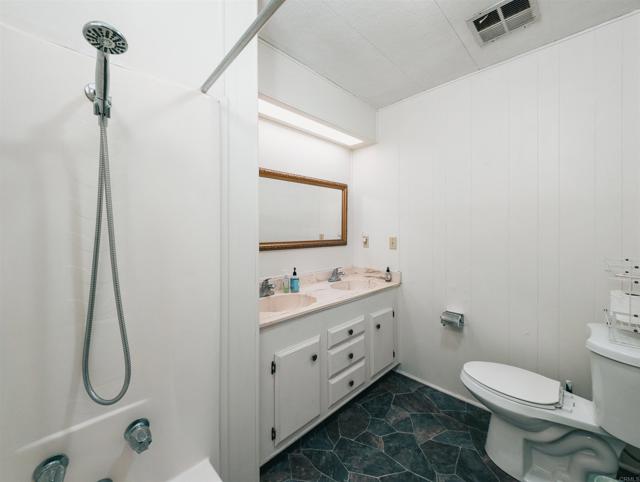 Detail Gallery Image 10 of 44 For 1506 Oak Dr #66,  Vista,  CA 92084 - 2 Beds | 2 Baths