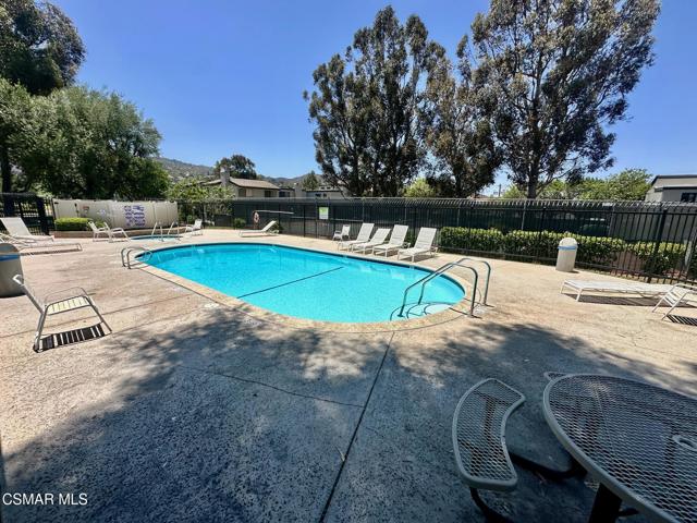 6459 Stoney View Lane, Simi Valley CA: https://media.crmls.org/mediaz/fa7773c8-2766-44b8-8954-1c0a0d8f567f.jpg