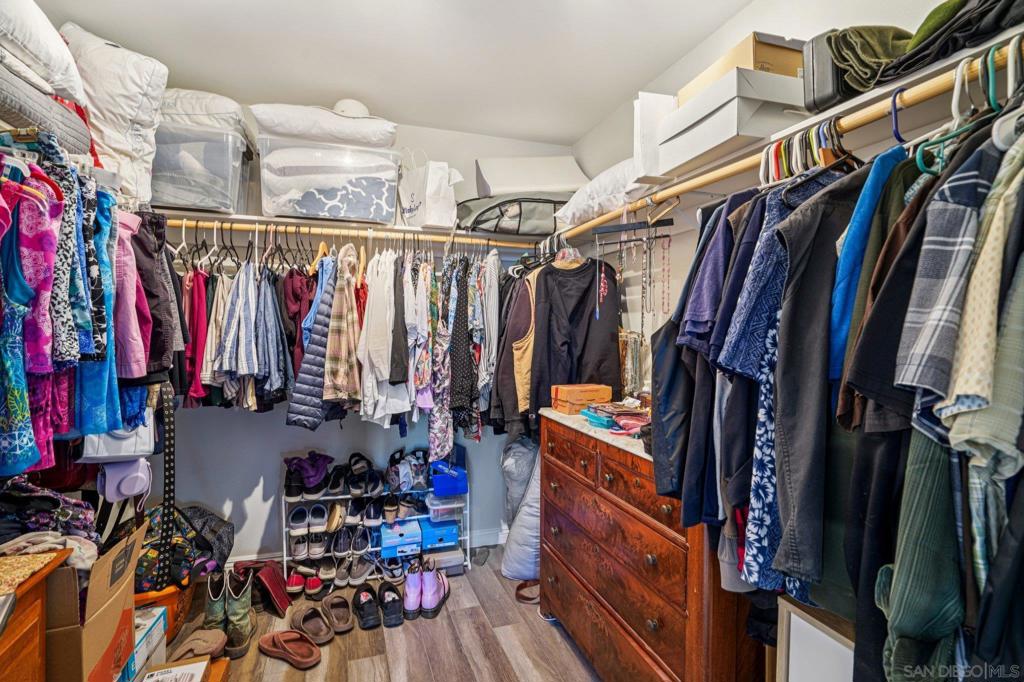 MLS #250043633SD image #17