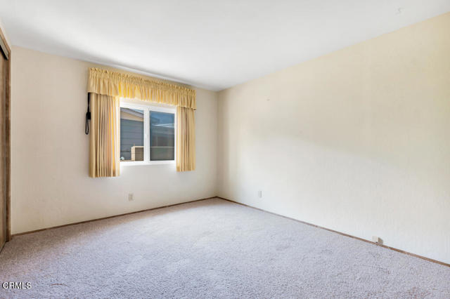975 W Telegraph Road, Santa Paula CA: https://media.crmls.org/mediaz/fa785926-f0f2-4091-8c6b-b4f5e326e97f.jpg