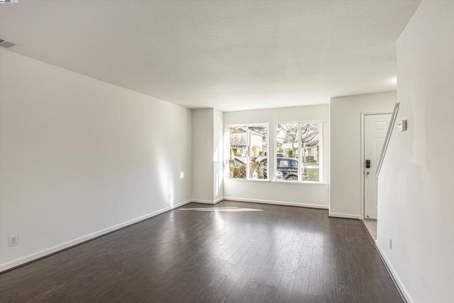 Image 3 of 34 For 20363 Royal Ave