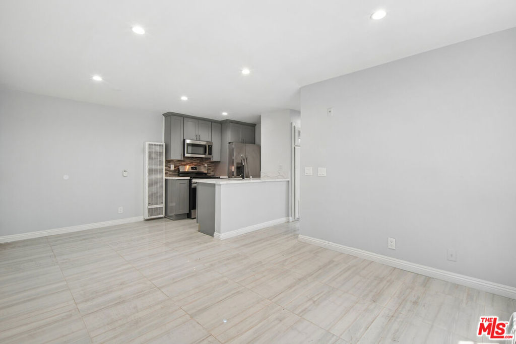 852 N Bunker Hill Avenue #105