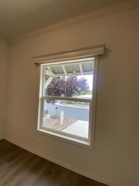 Image 13 of 21 For 99 Marigold Avenue