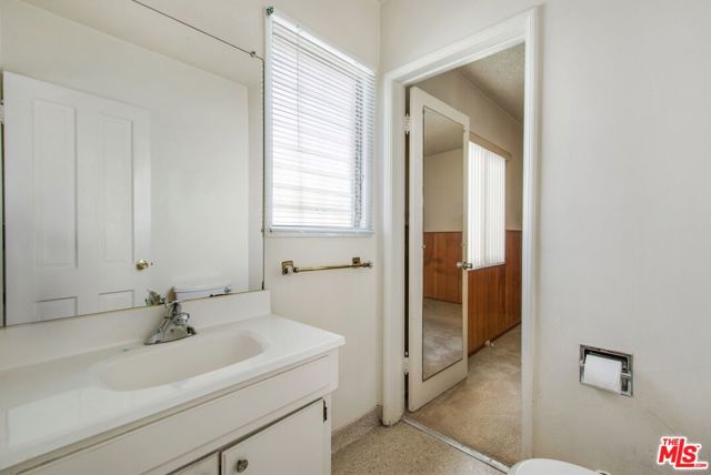 3825 Edgehill Drive, Los Angeles CA: https://media.crmls.org/mediaz/fa7a313e-1dae-41e8-a61c-7a1cd1f4c73a.jpg