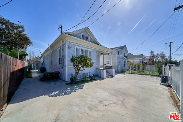 1224 Dewey Avenue, Los Angeles CA: https://media.crmls.org/mediaz/fa7a8efa-8ac5-49c6-b119-69ad3a471bb3.jpg