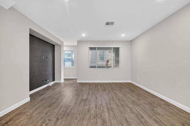 Detail Gallery Image 12 of 36 For 2860 Athens Rd #12,  Chula Vista,  CA 91915 - 4 Beds | 3/1 Baths