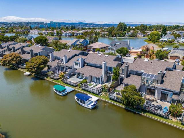 588 Marlin Court, Redwood City CA: https://media.crmls.org/mediaz/fa7aec12-4496-4406-9b0b-2b9e64baddc4.jpg