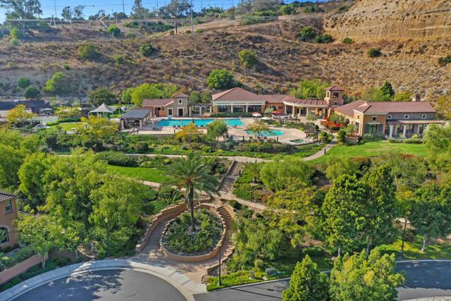 2641 Bellezza Dr, San Diego CA: https://media.crmls.org/mediaz/fa7b2667-b253-4bda-861f-333cd0f78094.jpg
