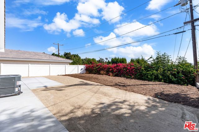 20280 Newton Street, Corona CA: https://media.crmls.org/mediaz/fa7ecbf5-cee4-4197-b180-dd7f4c09c1aa.jpg