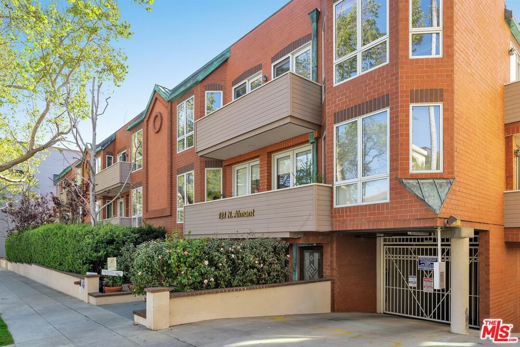 121 N Almont Drive 303, Beverly Hills, CA 90211