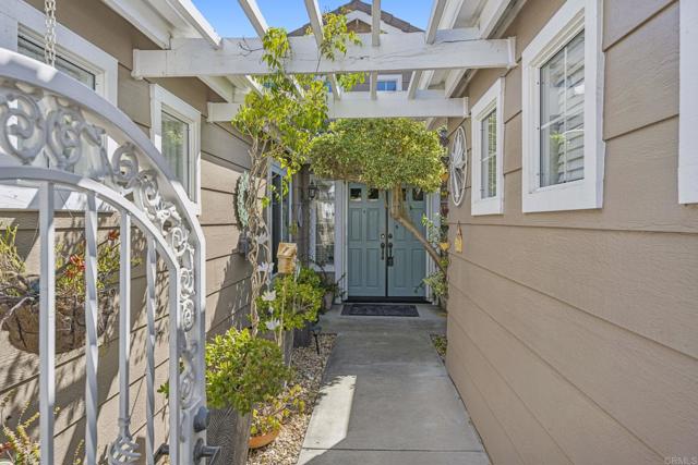 395 Pismo Bay Court, Oceanside CA: https://media.crmls.org/mediaz/fa7ee2d9-db2b-4d53-934e-7bc9e1ddde13.jpg