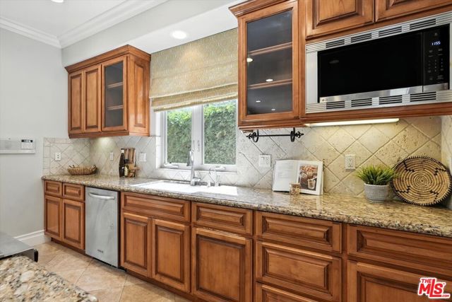 3200 Elm Avenue, Manhattan Beach, California 90266, 5 Bedrooms Bedrooms, ,4 BathroomsBathrooms,Residential,For Sale,Elm,25584821
