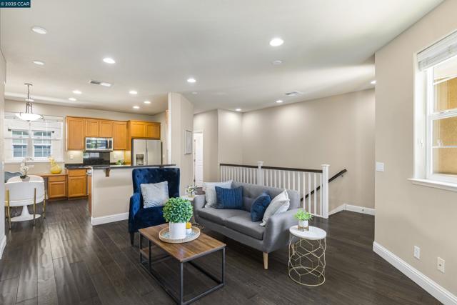 1121 Haven Street, Martinez CA: https://media.crmls.org/mediaz/fa7fcc37-9913-4db6-98da-6213ce9a6aaa.jpg