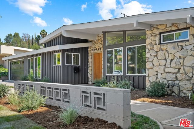 22946 Brenford Street, Woodland Hills CA: https://media.crmls.org/mediaz/fa7ffdf8-1a3d-4545-b363-228551c07651.jpg