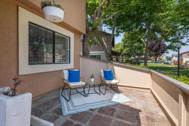 32864 Arbor Vine Drive, Union City CA: https://media.crmls.org/mediaz/fa807a3d-1c61-4c80-ba56-04ac81d6e7e9.jpg