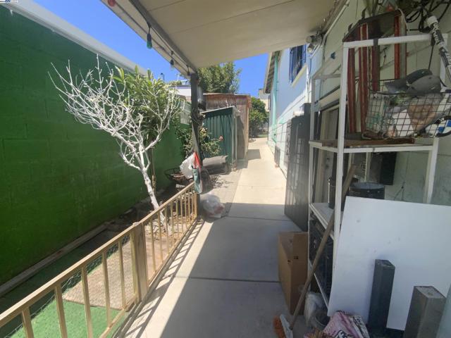 2309 High St, Oakland CA: https://media.crmls.org/mediaz/fa807dca-9e29-465f-a3cd-720ee1d0e687.jpg