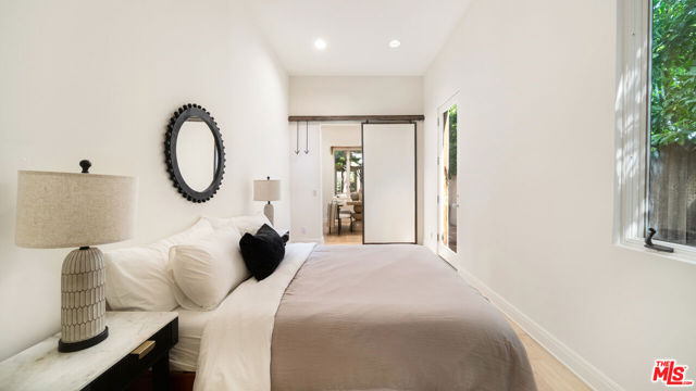 23349 Malibu Colony Road, Malibu CA: https://media.crmls.org/mediaz/fa809eb6-5984-4665-97a2-991584716987.jpg