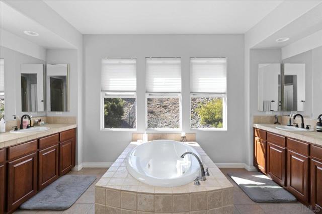 864 Orion Way, San Marcos CA: https://media.crmls.org/mediaz/fa80c11f-6c0f-4457-b051-c6be1a681ae2.jpg