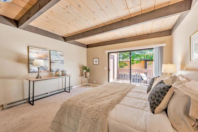 39090 Presidio Way, Fremont CA: https://media.crmls.org/mediaz/fa816803-ddbf-4f6b-91da-87f74057f4e8.jpg
