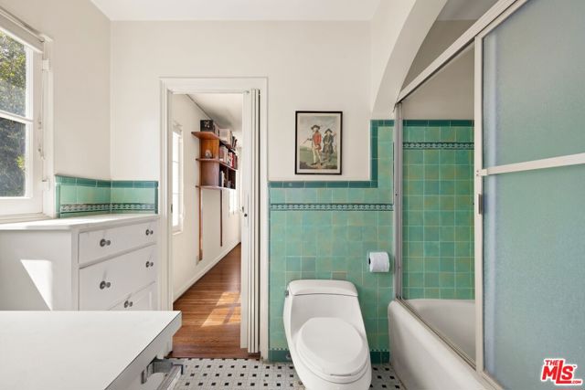 313 S Peck Drive, Beverly Hills CA: https://media.crmls.org/mediaz/fa819479-b099-46ef-8b85-8d33e930e4b2.jpg