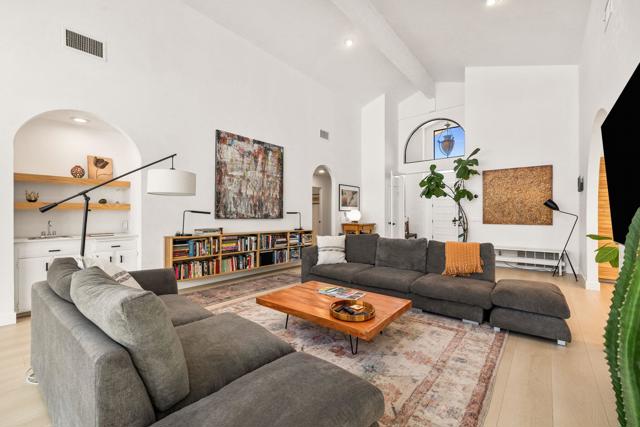 4 Lincoln Place, Rancho Mirage CA: https://media.crmls.org/mediaz/fa825687-6ea4-4d51-a3b5-58dc5b039677.jpg