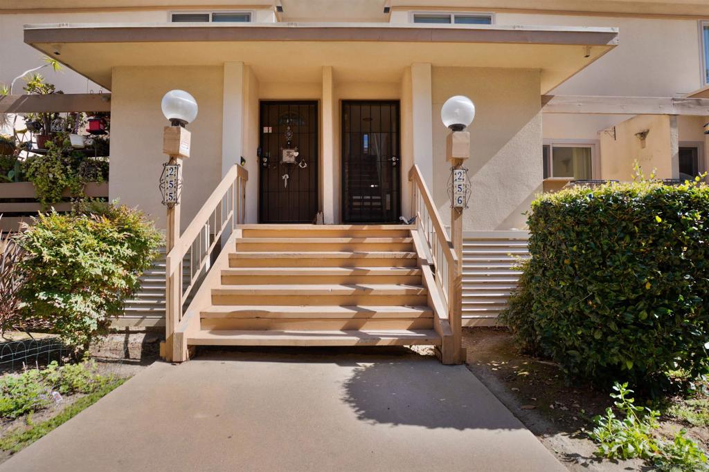 3942 Valeta St #256