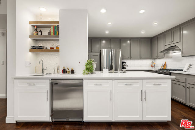 Drew Fenton | 12115 San Vicente Boulevard Los Angeles CA | MLS: 7175742