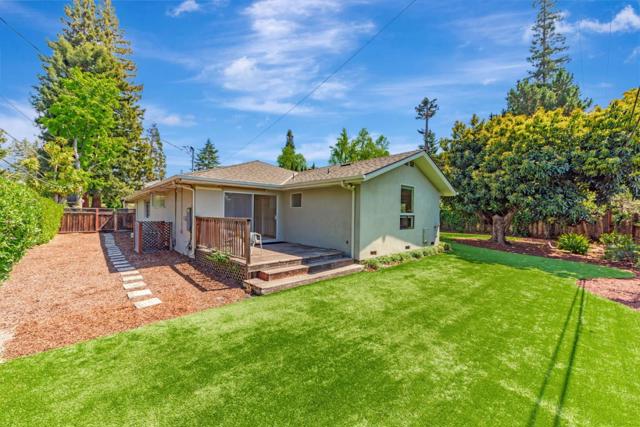 171 E Creek Drive, Menlo Park CA: https://media.crmls.org/mediaz/fa82c84c-583f-4ba1-89d3-0f5beb565bb5.jpg