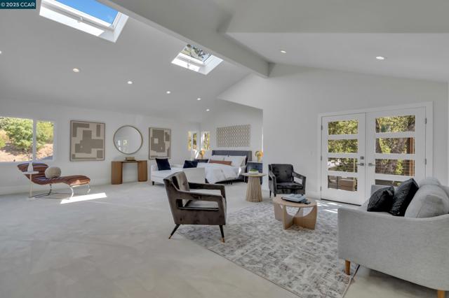 127 Caminar Way, Walnut Creek CA: https://media.crmls.org/mediaz/fa82db09-05dc-4433-8a37-7eacebaf3376.jpg