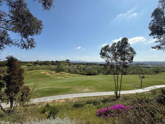 Detail Gallery Image 2 of 40 For 1273 Breakaway Dr, Oceanside,  CA 92057 - 4 Beds | 3/1 Baths