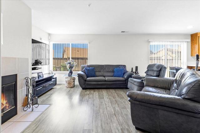 1851 Burgundy Circle, Gonzales CA: https://media.crmls.org/mediaz/fa83c2f9-8ce9-4990-a31a-617e9d745175.jpg