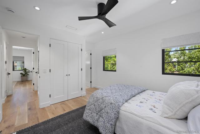 4223 Middlesex Dr, San Diego CA: https://media.crmls.org/mediaz/fa8466b0-1f86-40e6-ab8f-07ad7fdb1e81.jpg