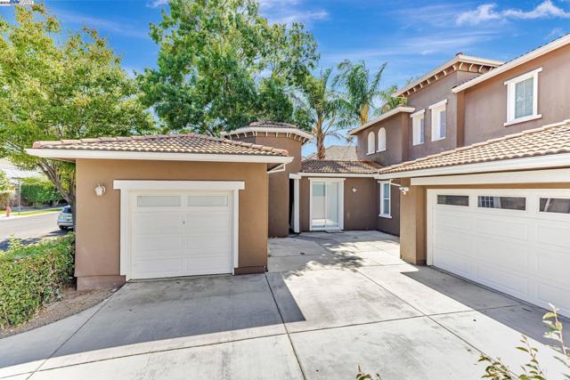 799 Ellerbrook St, Mountain House CA: https://media.crmls.org/mediaz/fa84694f-25c6-4cdf-a0b9-e95b0141f897.jpg