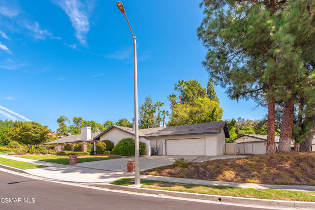 20027 Hiawatha Street, Chatsworth CA: https://media.crmls.org/mediaz/fa852461-5897-4df5-9123-916931147773.jpg
