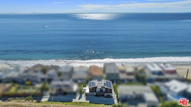25423 Malibu Road, Malibu CA: https://media.crmls.org/mediaz/fa85e0c4-f9e1-49a6-8294-c687e8e583ae.jpg