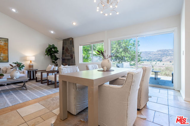 8919 Moorcroft Avenue, West Hills CA: https://media.crmls.org/mediaz/fa8632db-310d-4a34-a193-f8d457264934.jpg
