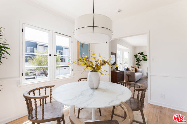 515 1/2 Rose Avenue, Venice CA: https://media.crmls.org/mediaz/fa864c8e-b3af-4000-ab07-67e10e550e83.jpg