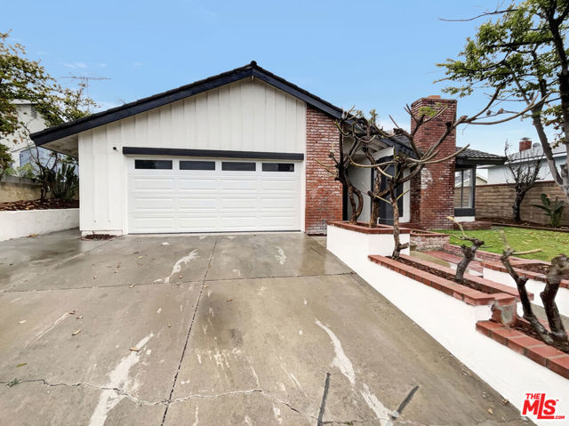 25611 Dartmouth Circle, Lake Forest, CA 92630