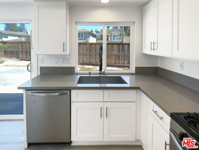 21 Calle Coturno, Rancho Santa Margarita CA: https://media.crmls.org/mediaz/fa871a4d-996e-4424-a7eb-df11c2ad5d93.jpg