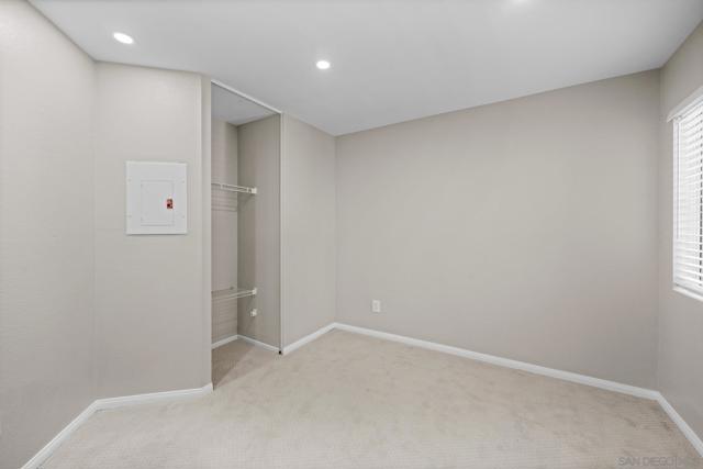 11325 Affinity Ct, San Diego CA: https://media.crmls.org/mediaz/fa87defe-8ae6-4bd9-89d2-8cf10e20f84a.jpg